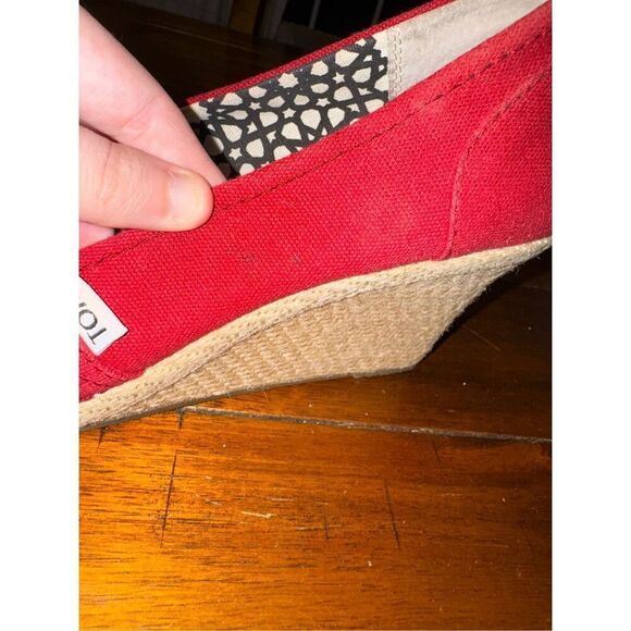 Toms Red Heeled Open Toe Wedges Womens Size 9 - Picture 4 of 8